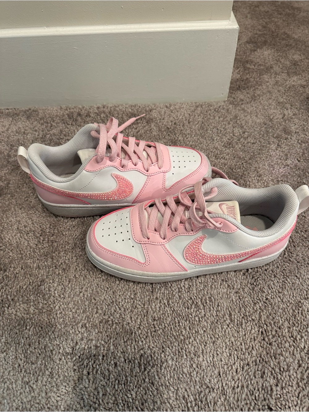 Nike Kids Low-Top Sneakers - Pink & White